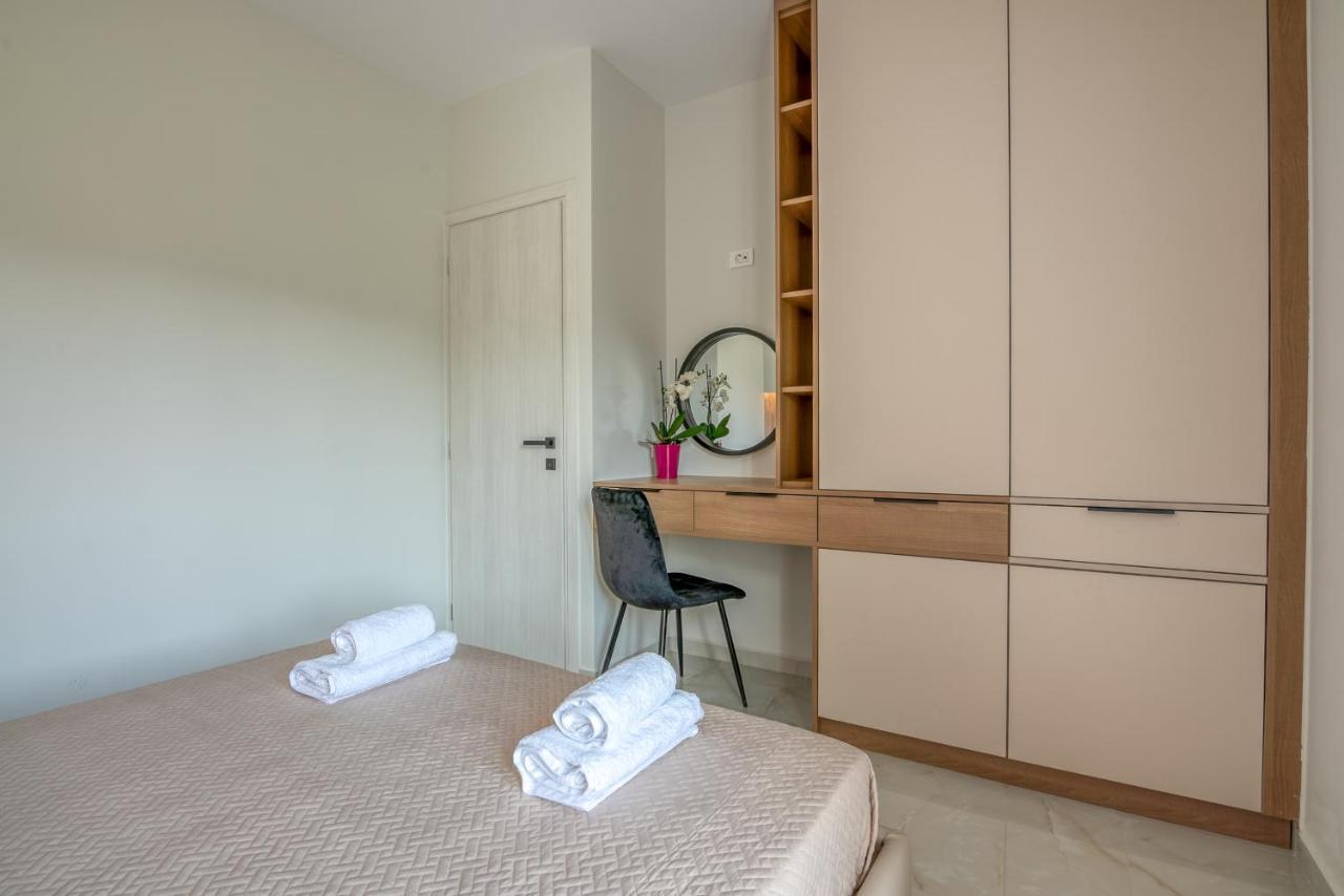 Villenia Luxury Apartments กิสเซมอส ภายนอก รูปภาพ